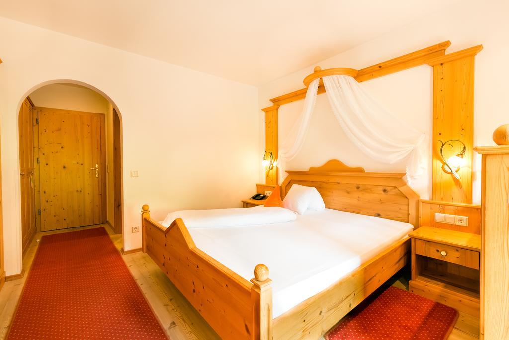 Berghotel Racines Chambre photo